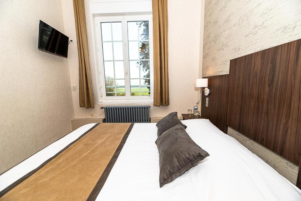 Logis - Hotel Restaurant La Sapiniere Wisques Экстерьер фото