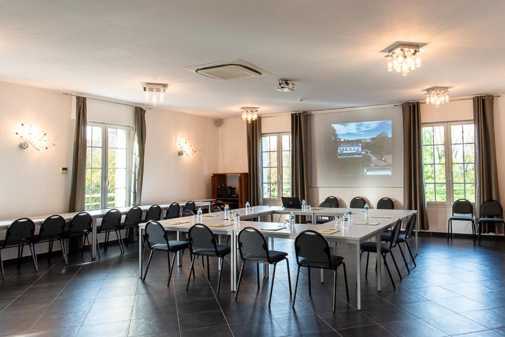 Logis - Hotel Restaurant La Sapiniere Wisques Экстерьер фото