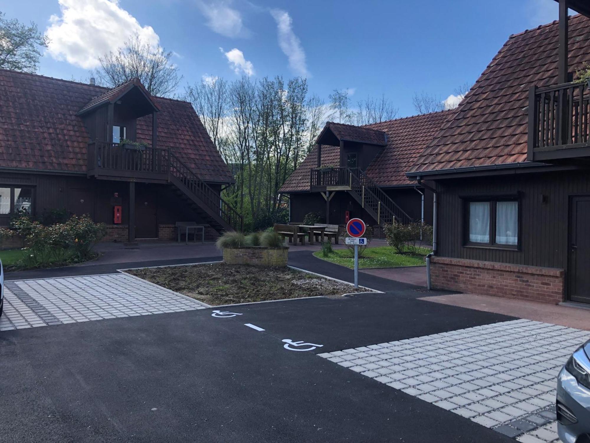 Logis - Hotel Restaurant La Sapiniere Wisques Экстерьер фото