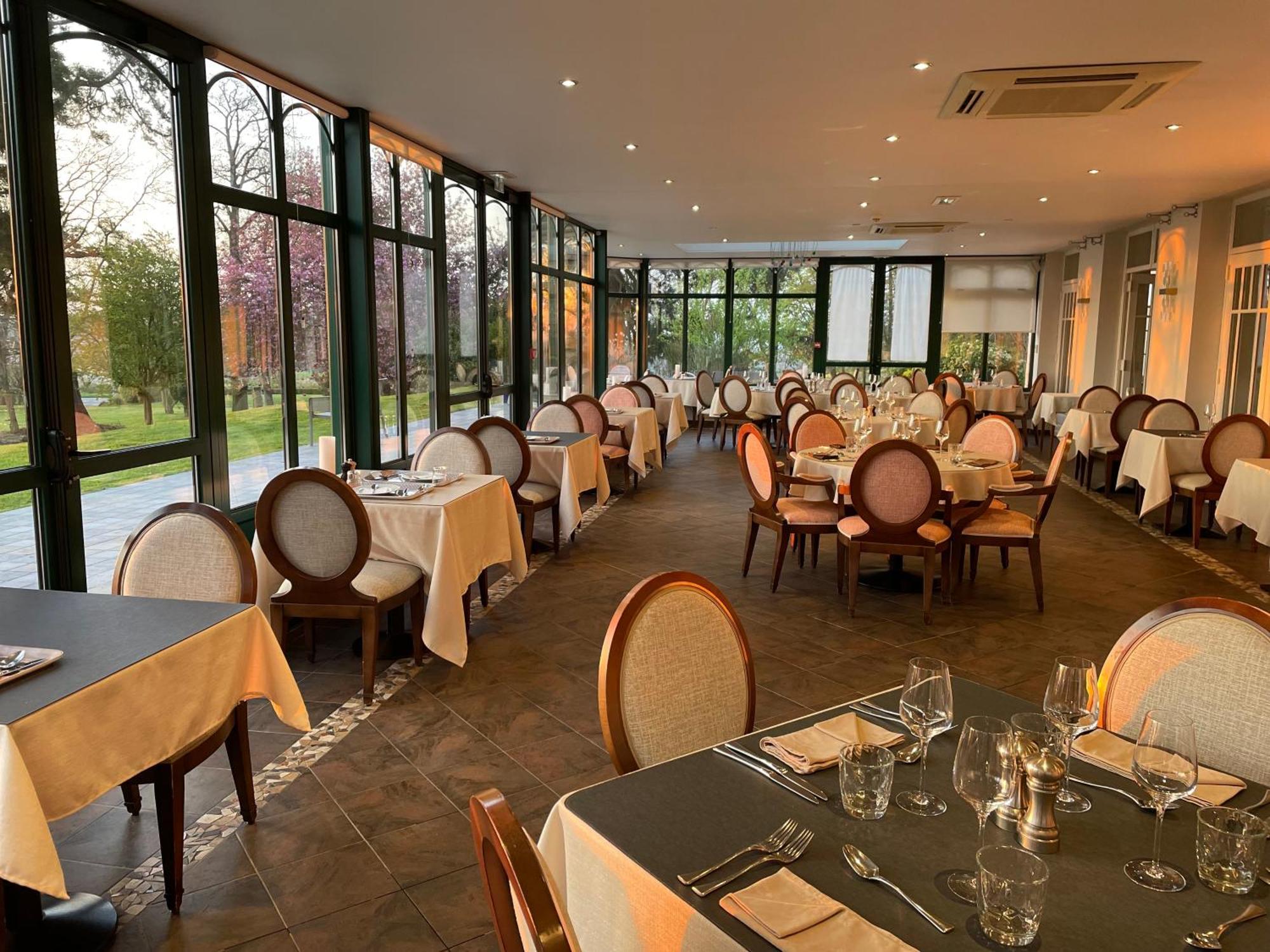 Logis - Hotel Restaurant La Sapiniere Wisques Экстерьер фото